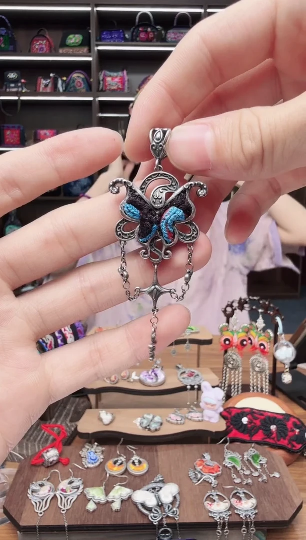 织绣105蒙阿苏苗绣传承旗舰店