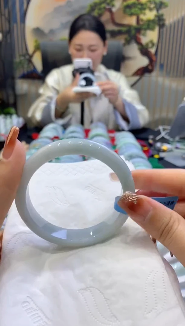 【闪购商品】翡翠手镯未镶嵌00002582