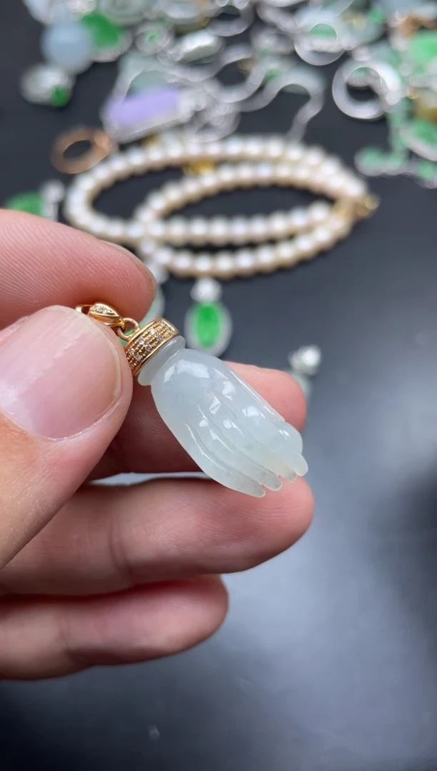 【闪购商品】翡翠颈饰18K金镶嵌傻丫头寄售商品不退不换