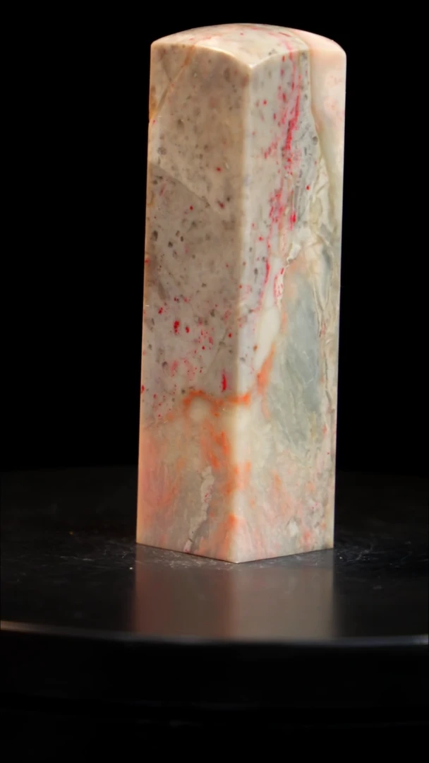 昌化石瓷白鸡血石