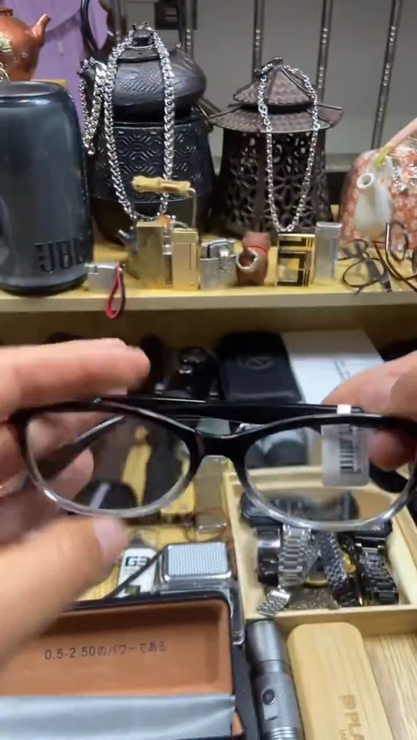 瓷片闪购商品  如图所示