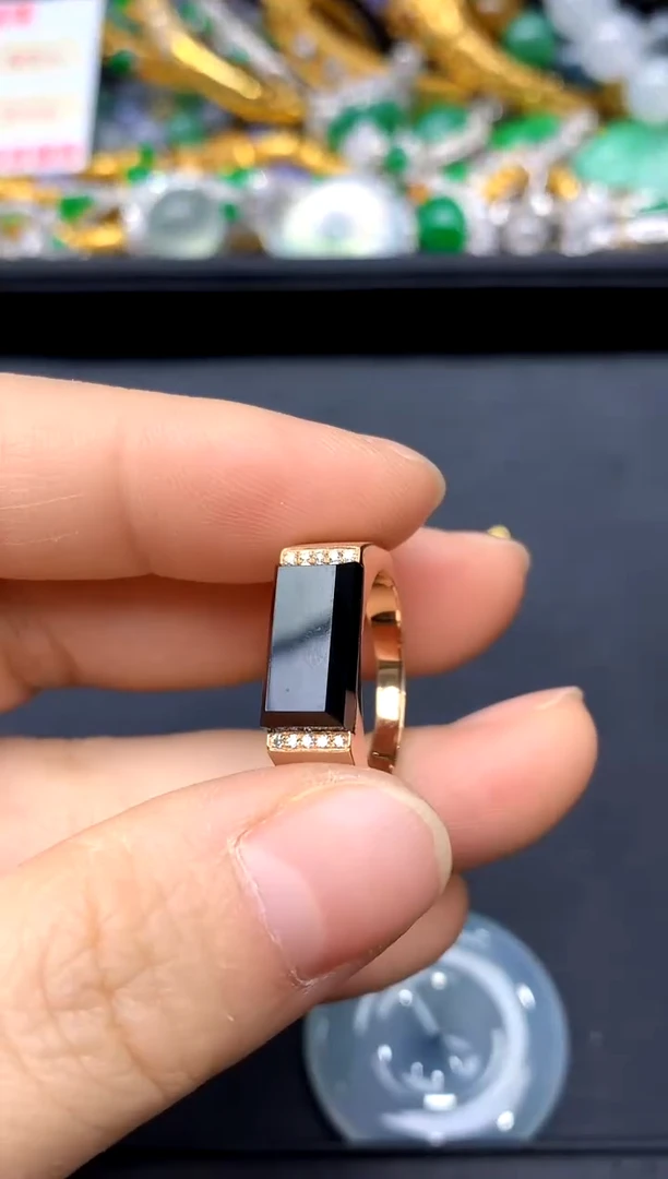 18K金镶嵌戒指翡翠312-中国好珍宝