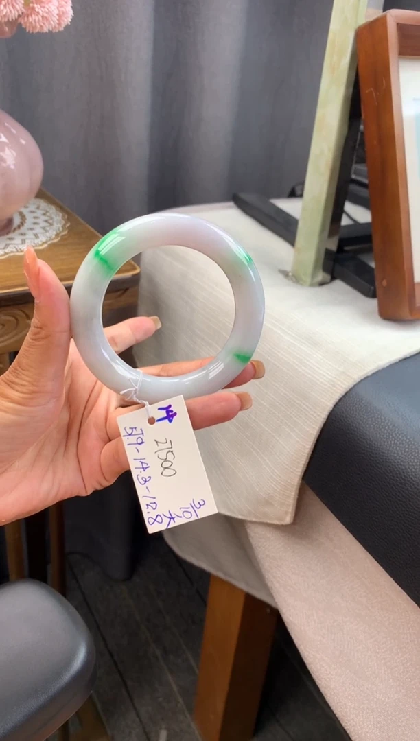 未镶嵌手镯翡翠手镯