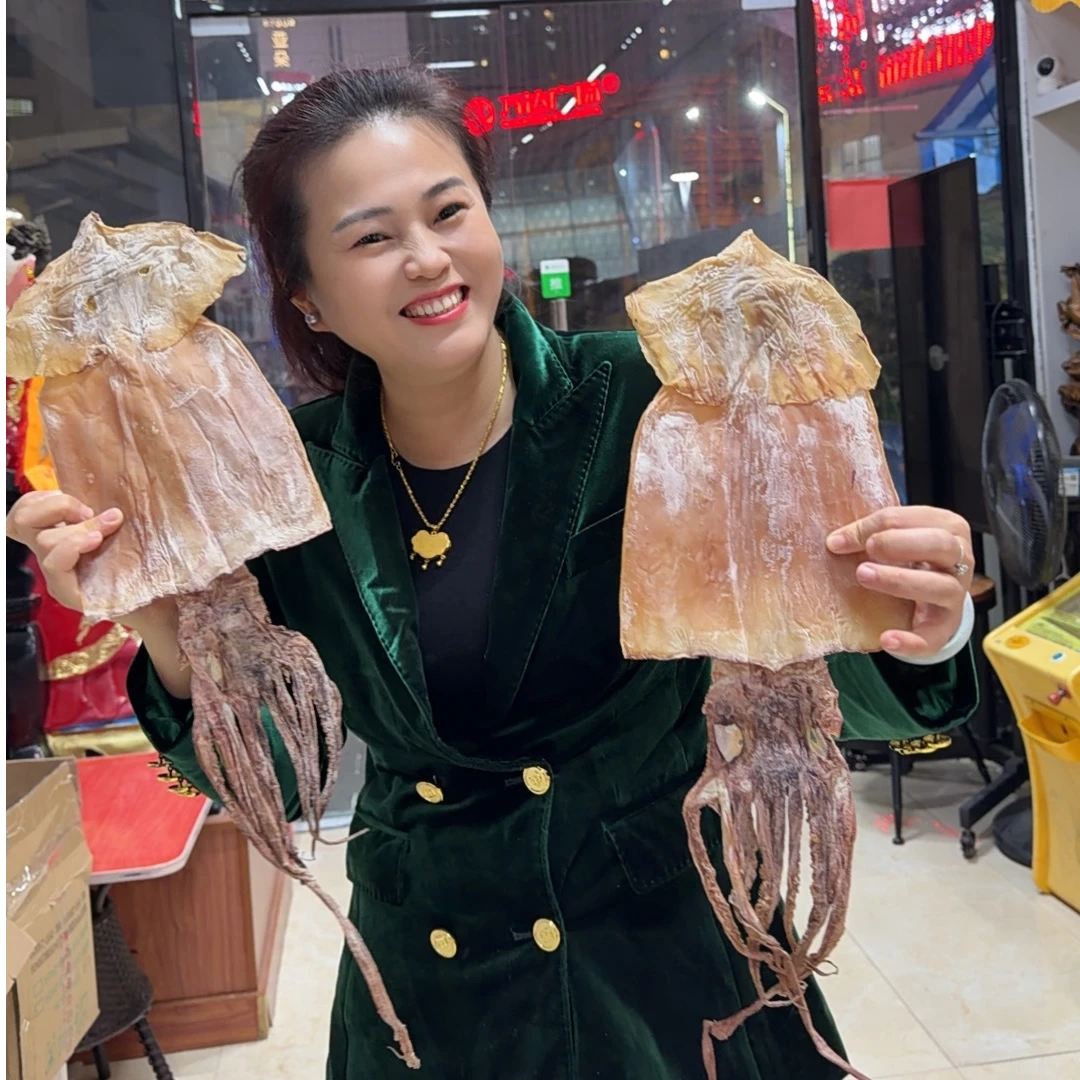 福建特产无头鱿鱼干自晒肉厚微咸可煲汤爆炒海鲜干货