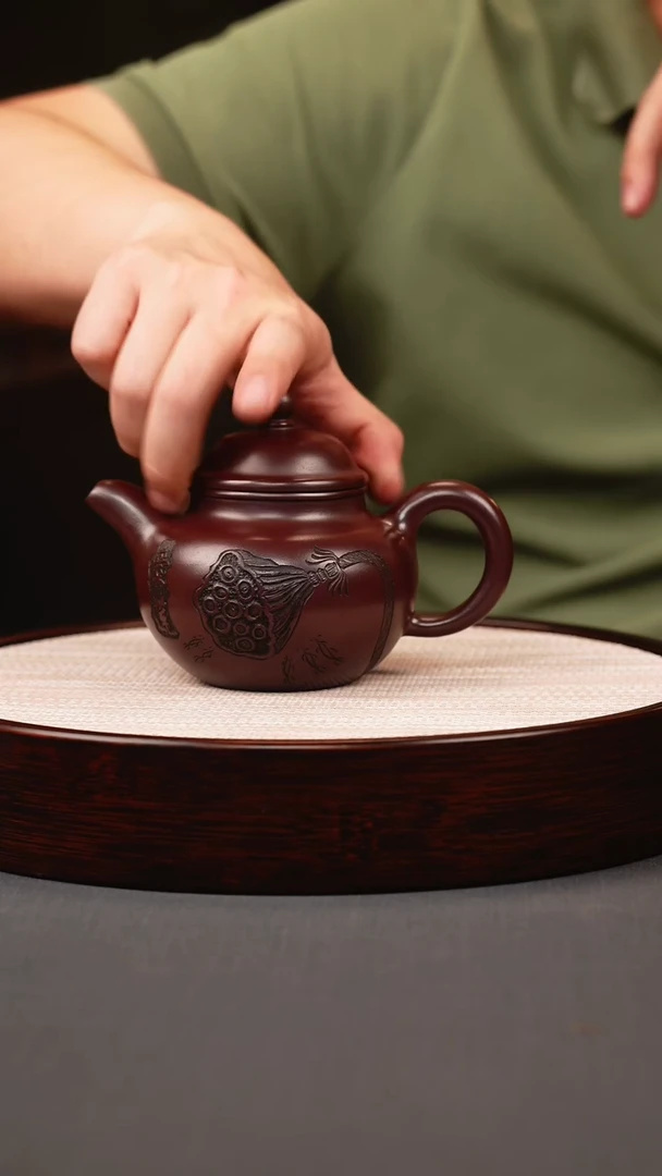 茶壶紫砂石红莲蓬掇球