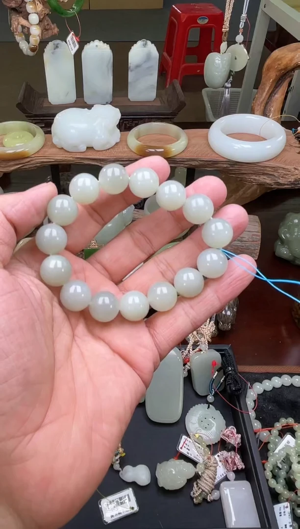 【闪购商品】和田玉手串未镶嵌D卡14且末青白圆珠特价30568