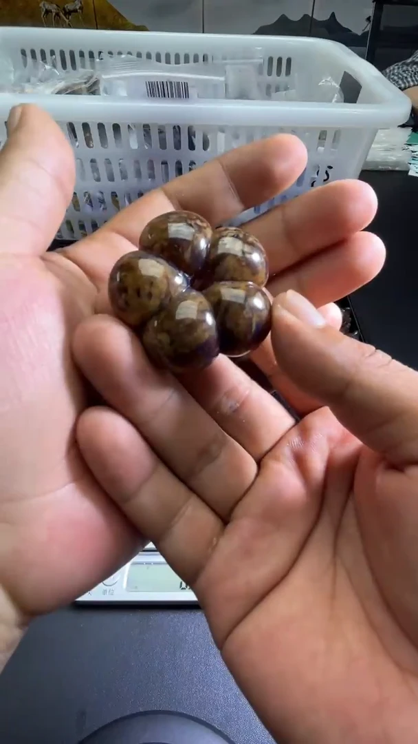 裸石琥珀未镶嵌41