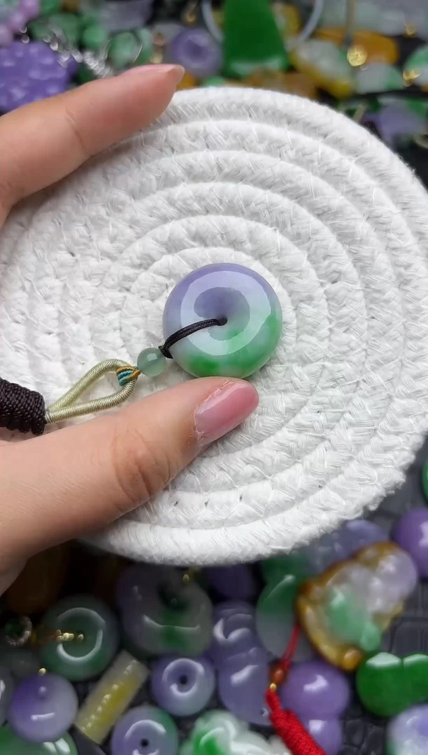 颈饰未镶嵌翡翠缅甸翡翠吊坠