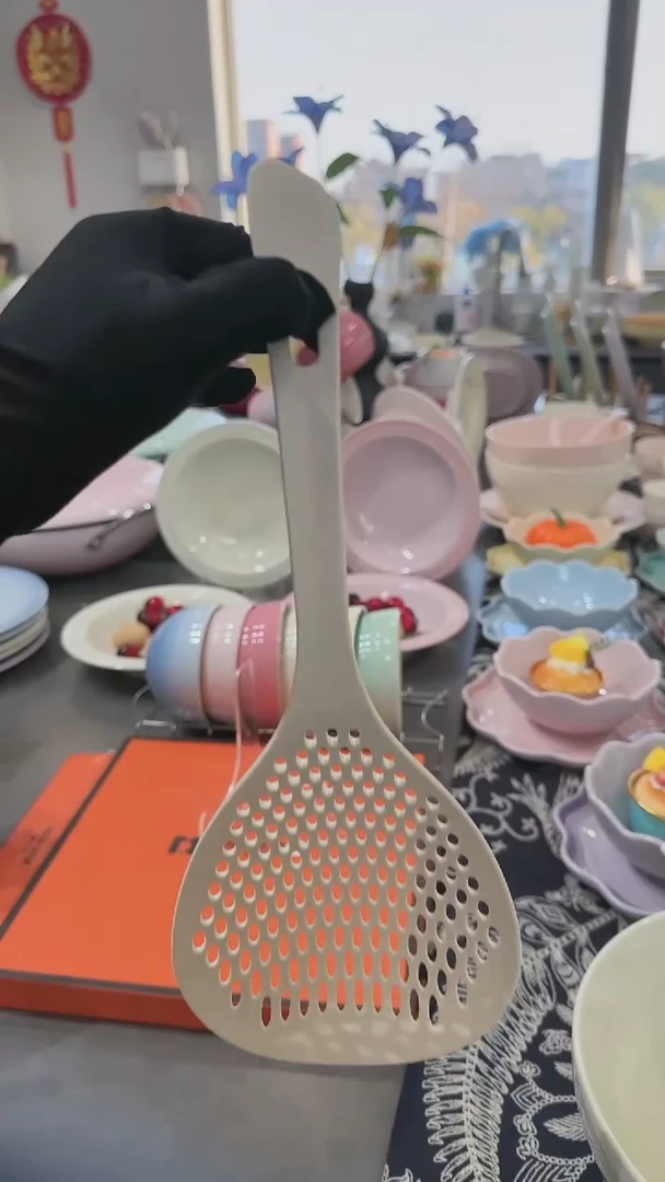 【闪购商品】瓷沥水勺34.5*13.5*4cm-霜白