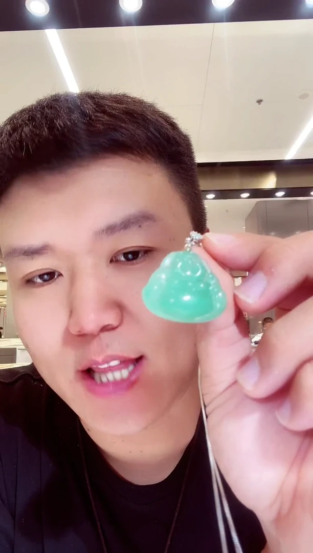 未镶嵌石英质玉（非洲翠）耳钉耳钉