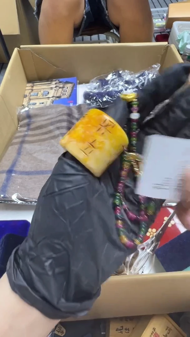 手工艺品琉璃虹*?瓷片瓷片瓷片瓷片