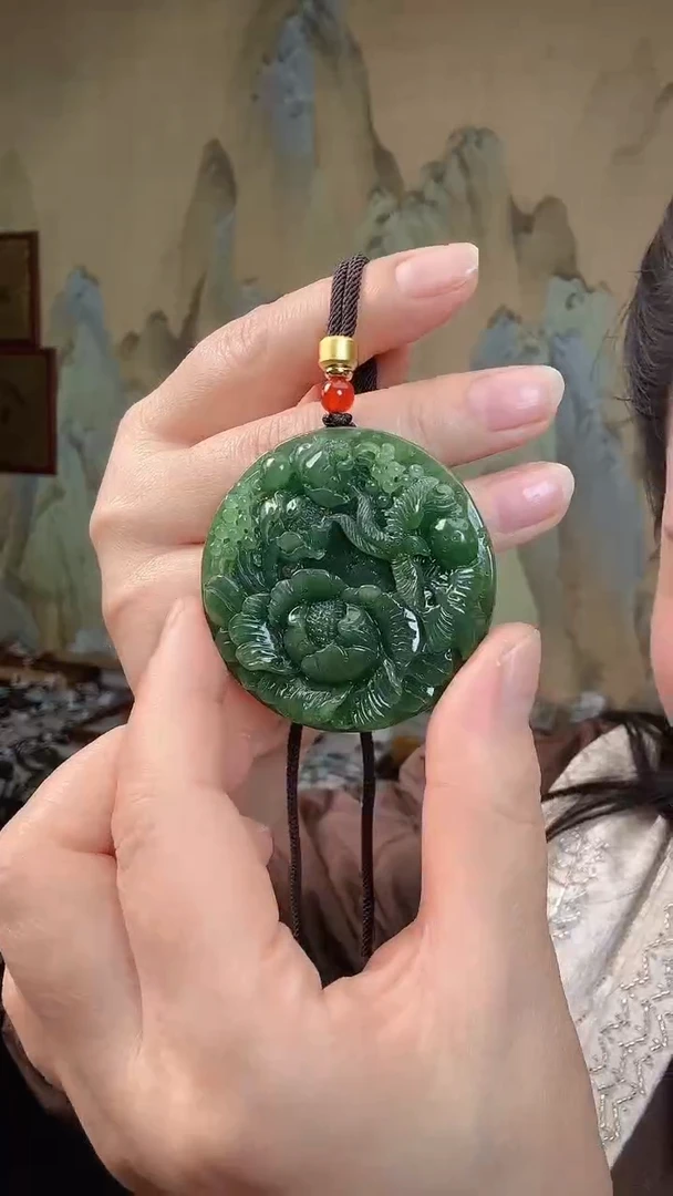 颈饰未镶嵌和田玉.