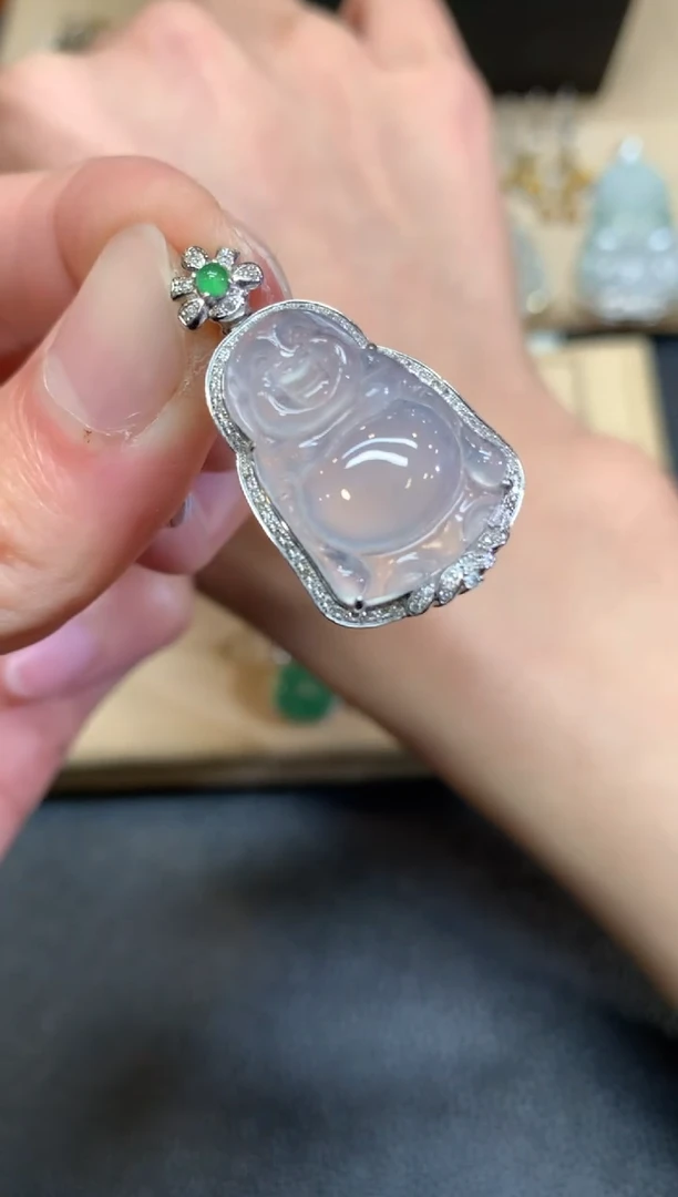 【闪购商品】翡翠颈饰18K金镶嵌佛公【无服务费】