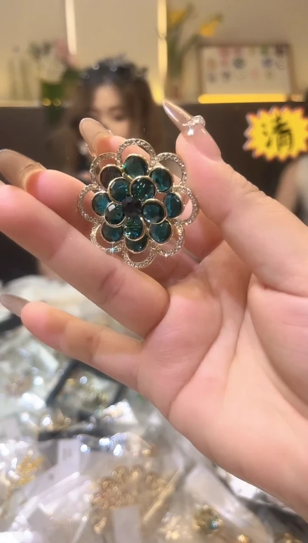 锆石铁合金精品饰界