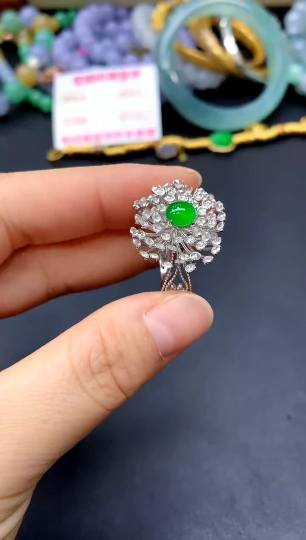 18K金镶嵌戒指翡翠333-中国好珍宝