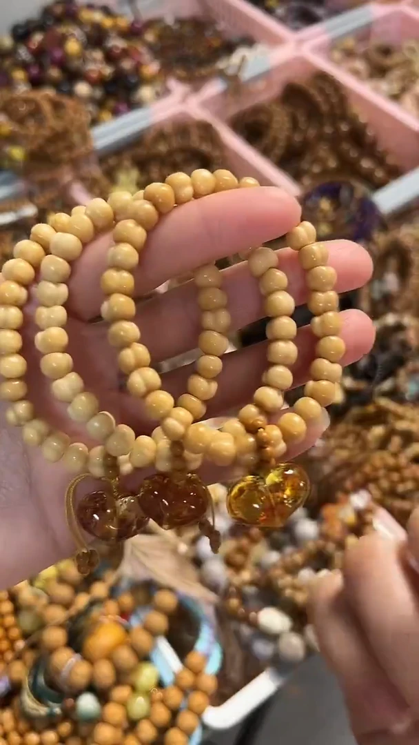 手串琥珀未镶嵌龙脊屁桃搭配琥珀屁桃手串