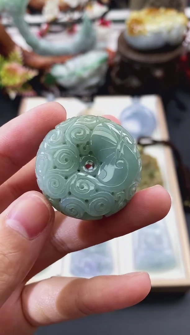 翡翠未镶嵌颈饰天然缅甸A货翡翠