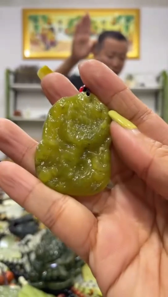 未镶嵌岫玉挂件