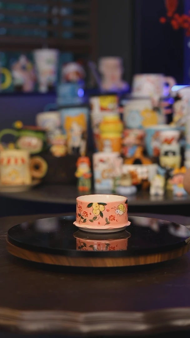 【闪购商品】摆件景德镇釉下彩绘设计师款式陶瓷