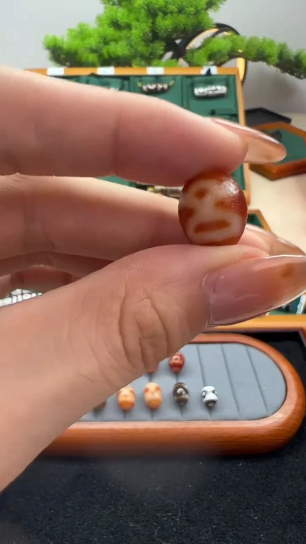 玛瑙/玉髓（覆膜）颈饰未镶嵌36.（微瑕随机发货）