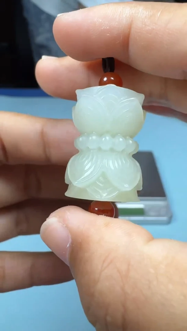 和田玉未镶嵌颈饰1