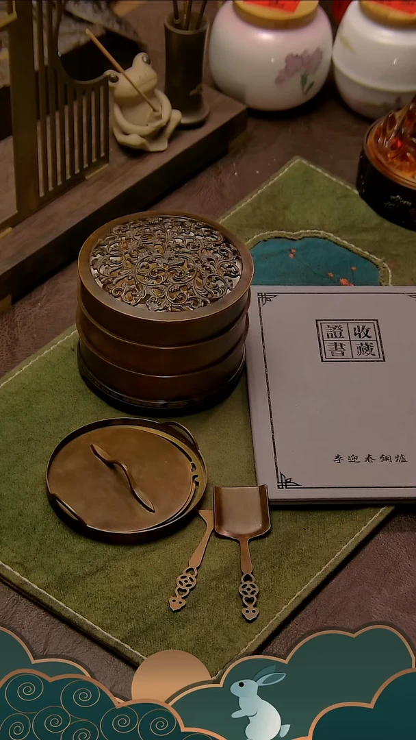 铜 苏工缠枝莲铜炉