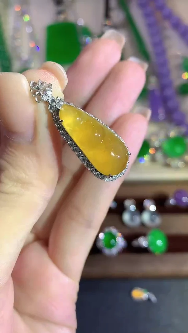 吊坠(不含链)18K金镶嵌翡翠a138无鉴赏