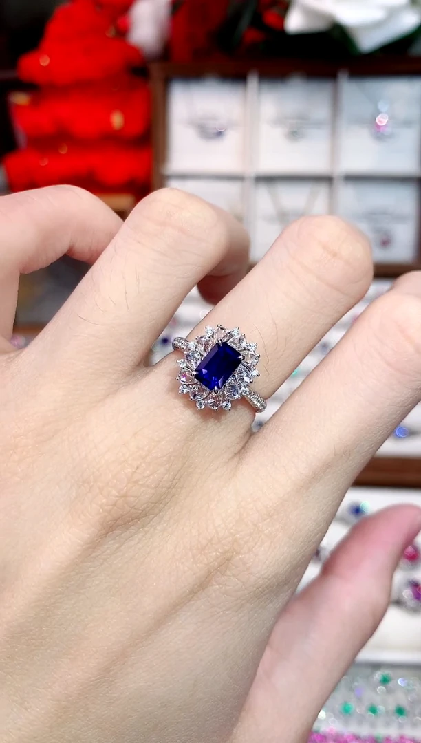 戒指蓝宝石18K金镶嵌1.53ct/天然宝石/七天无理由