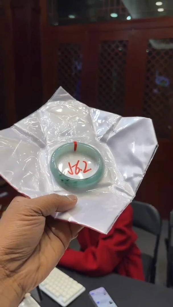 【闪购商品】翡翠手镯未镶嵌手镯