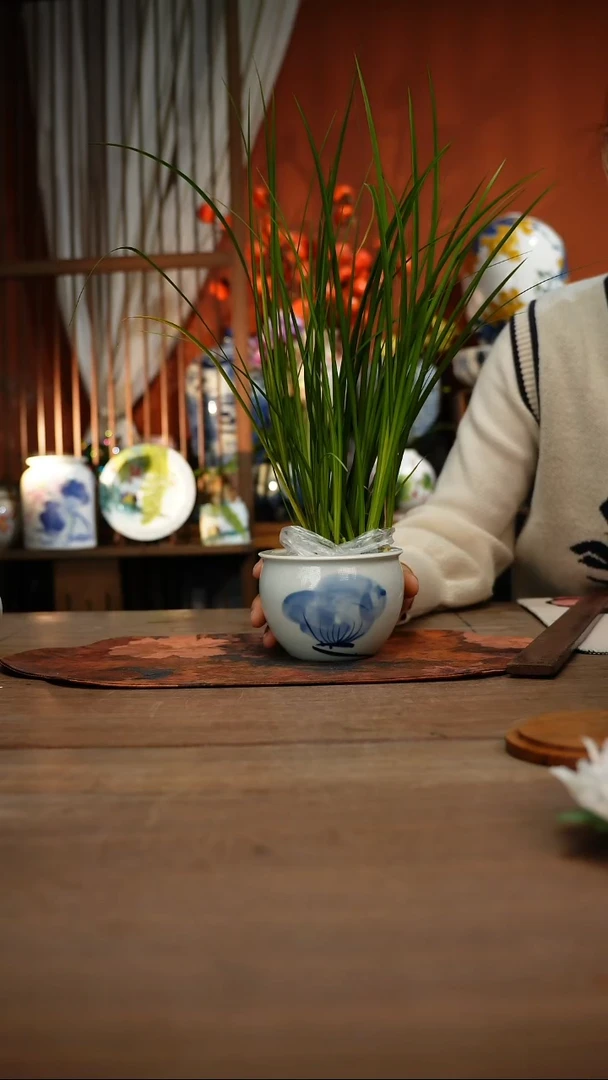 当代高温釉下彩手绘陶瓷餐具