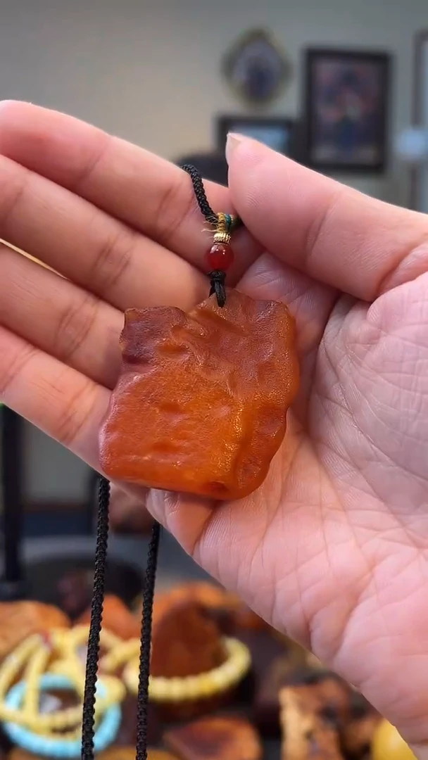 琥珀颈饰未镶嵌吊坠