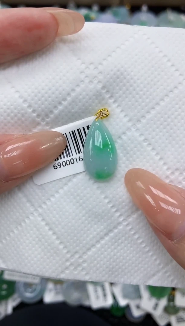 颈饰18K金镶嵌翡翠11111111111