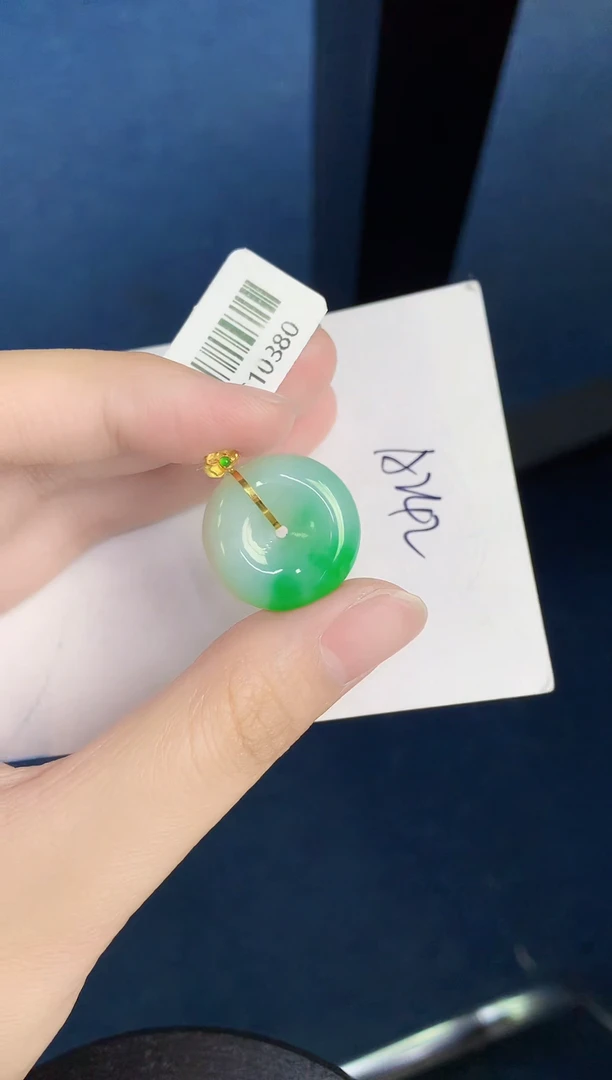 翡翠18K金镶嵌颈饰天然翡翠緬甸A貨