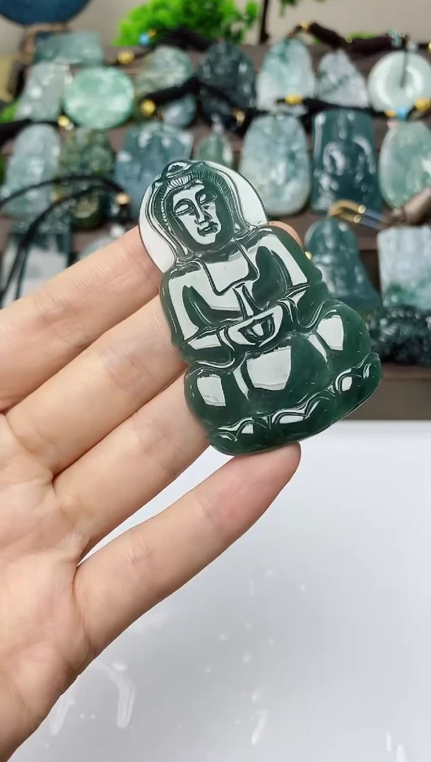 翡翠未镶嵌颈饰