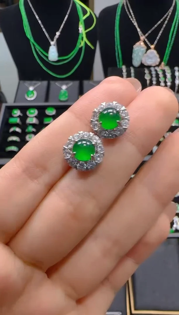 颈饰银S925镶嵌翡翠蛋面耳钉