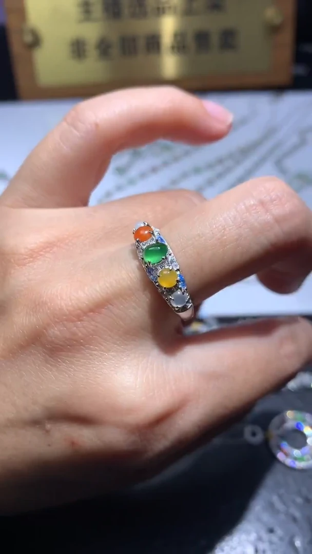 颈饰银S925镶嵌翡翠净货