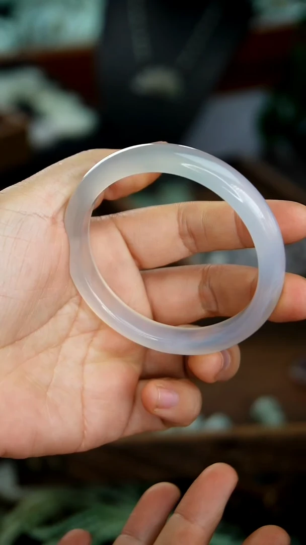 未镶嵌镯子玛瑙/玉髓8.9    58