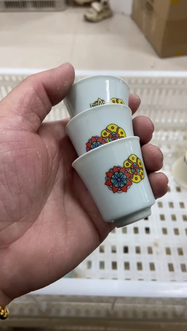 杯子瓷无运费险有瑕疵的摄影的产品有使用过的痕迹有点脏介意勿拍