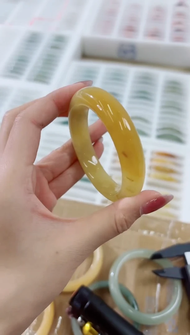 未镶嵌手镯石英质玉207-55HU