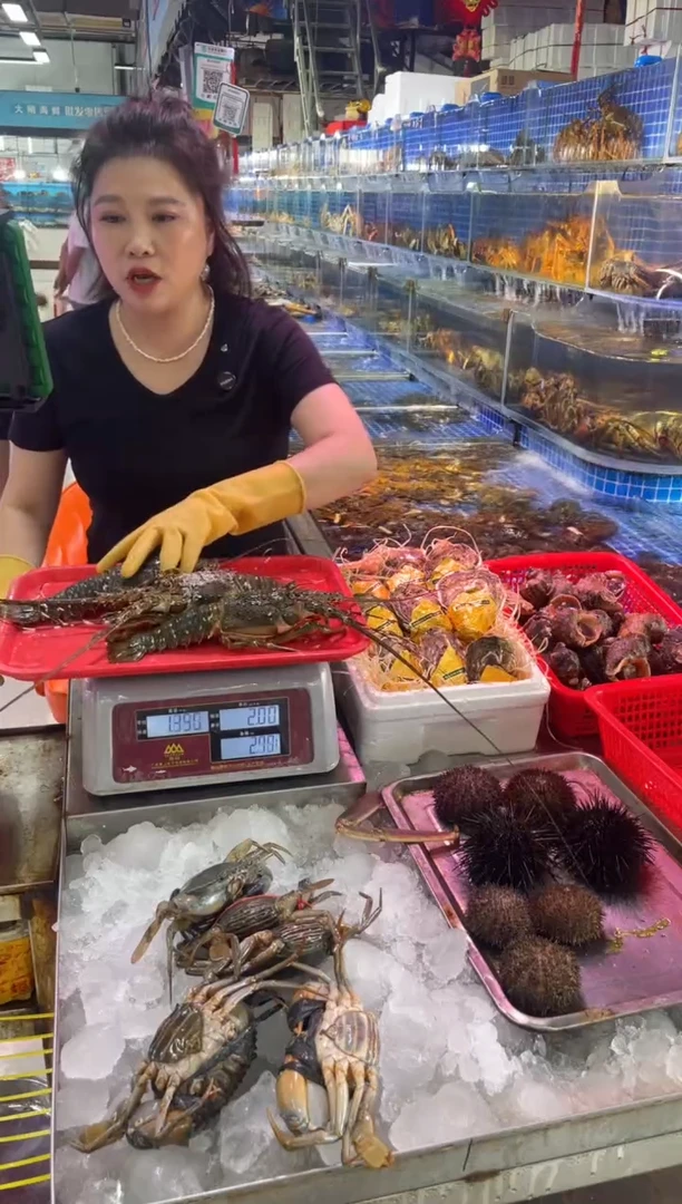 中国大陆断氧膏蟹5只，2.15斤