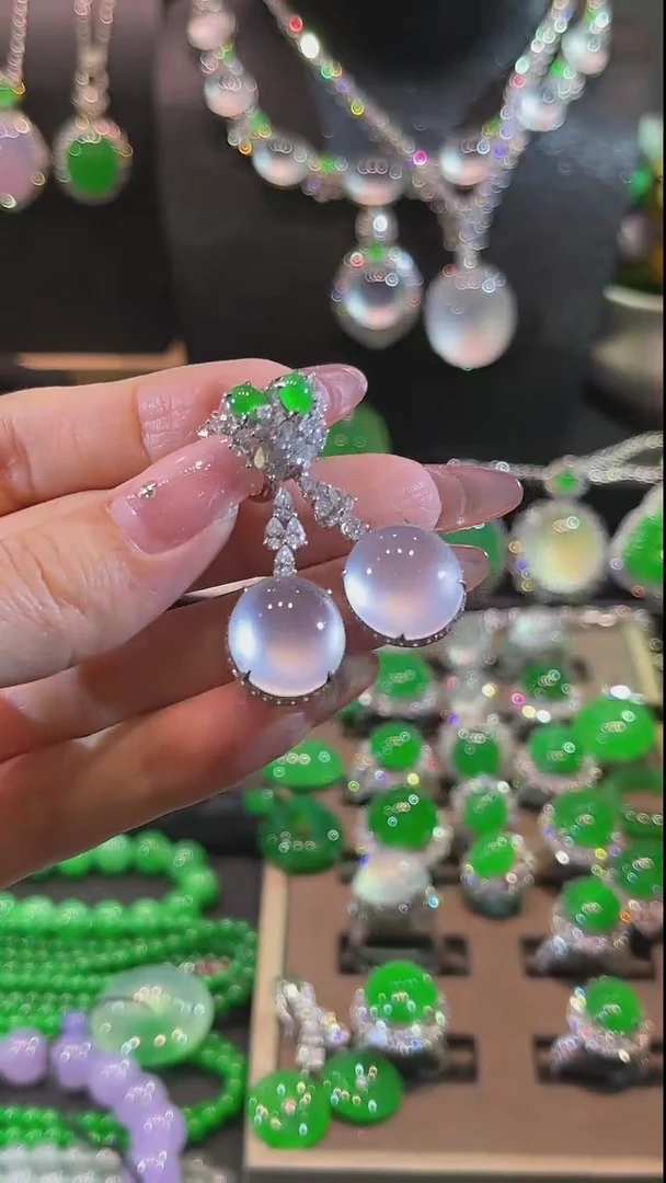 翡翠18K金镶嵌耳饰耳坠