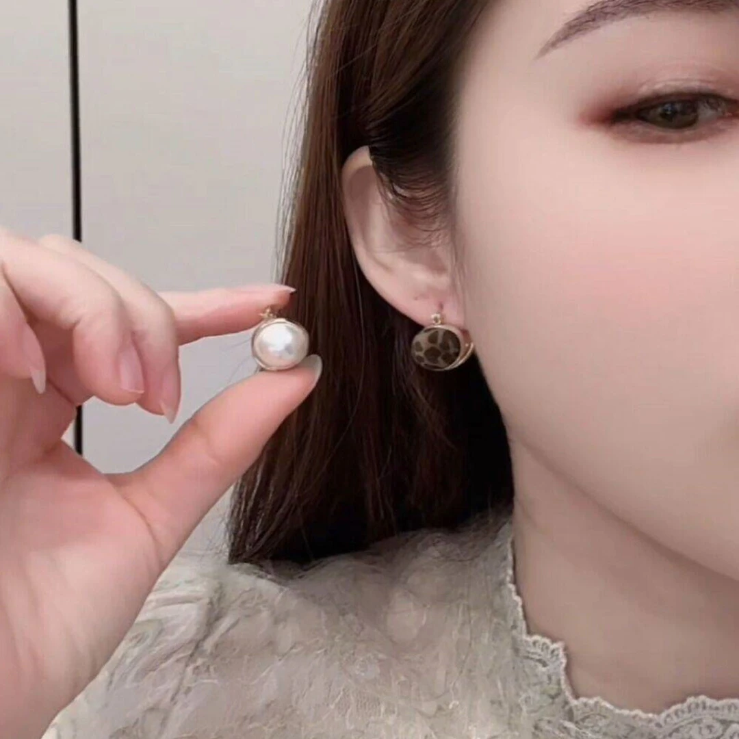 铜合金仿珍珠耳饰 豹纹经典复古宫廷复古几何图案耳环法式甜美风