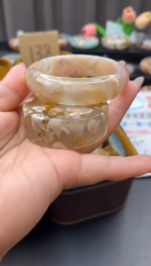 未镶嵌手镯石英质玉赠送镯心（53圈口）