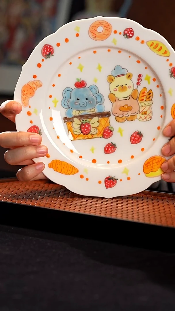 摆件景德镇釉下彩手绘设计师款陶瓷