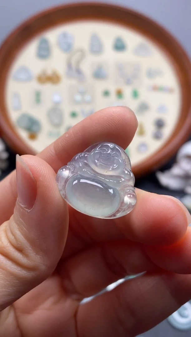 颈饰未镶嵌翡翠冰佛公/芬