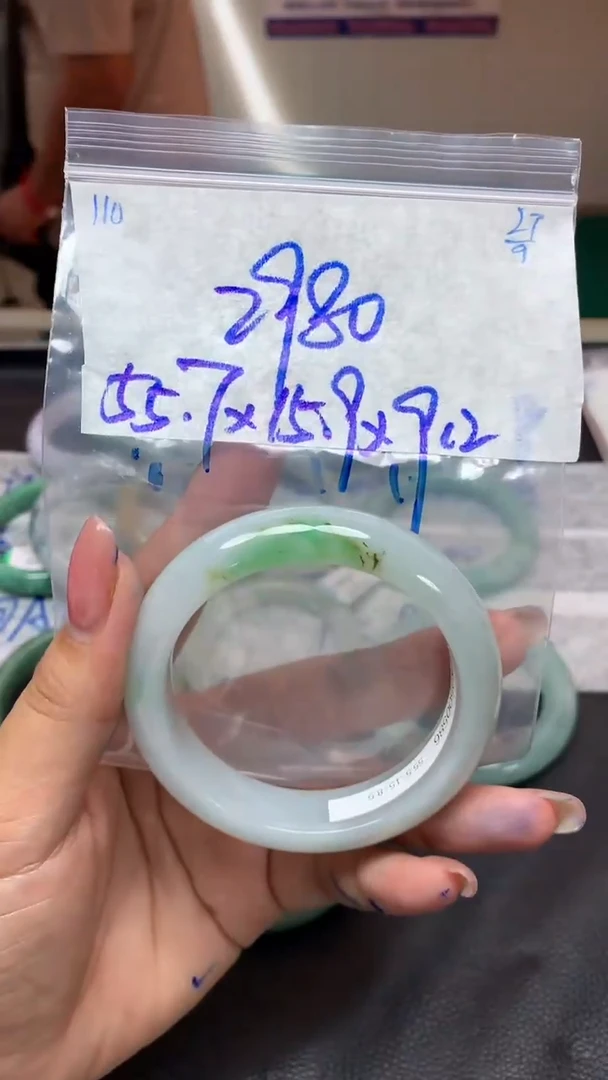 未镶嵌定制翡翠110翡翠毛货需精细抛光手镯多样性拍一发一