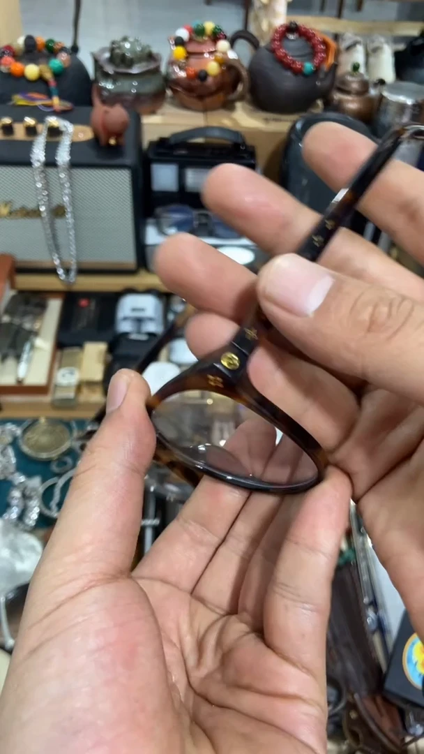 瓷片闪购商品    如图所示