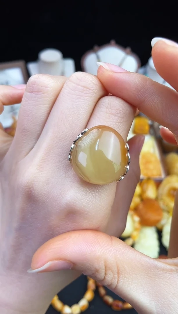 未镶嵌琥珀珠宝奇石柒月