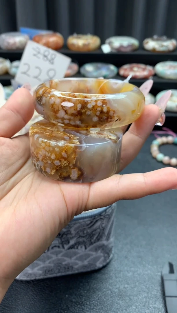 未镶嵌手镯石英质玉（55圈口）赠送镯心