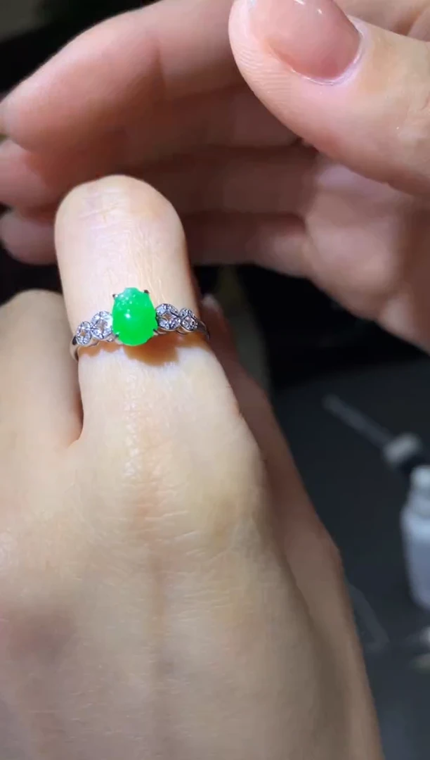 18K金镶嵌戒指翡翠|不退不换